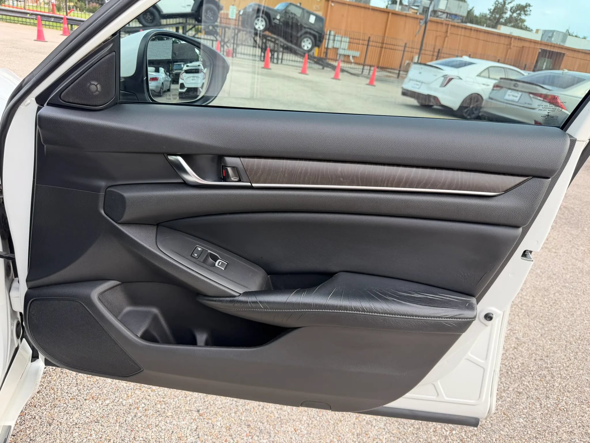 Used 2018 Honda Accord EX-L image 18