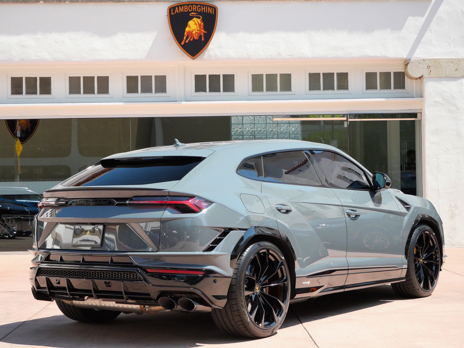 Used 2023 Lamborghini Urus S AWD/4WD image 3