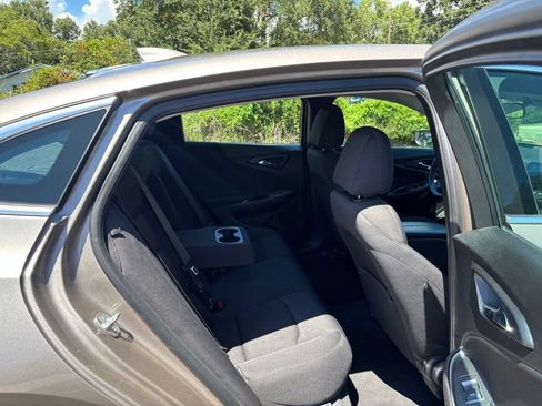 Used 2025 Chevrolet Malibu LT FWD image 19