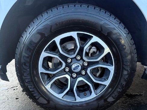 Used 2024 Ford Expedition Max XLT image 9