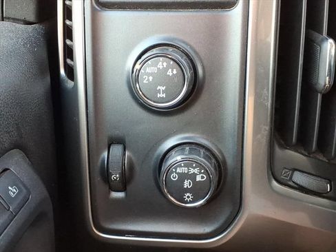 Used 2015 Chevrolet Silverado 1500 LTZ Z71 w/ LTZ Plus Package AWD/4WD image 11