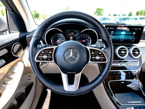 Used 2022 Mercedes-Benz GLC 300 4MATIC image 16