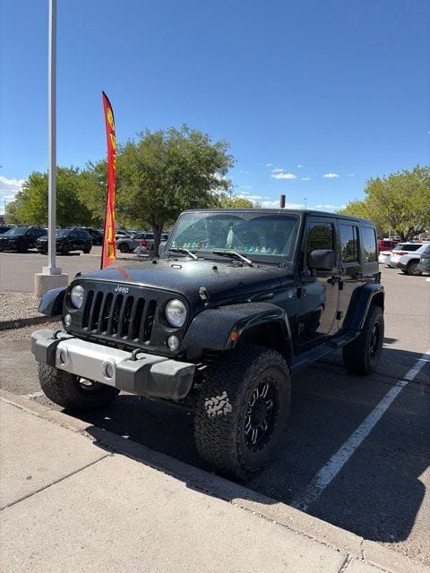 Used 2015 Jeep Wrangler Unlimited Sahara w/ Connectivity Group AWD/4WD image 2