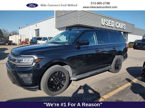 Used 2023 Ford Expedition XLT image 2