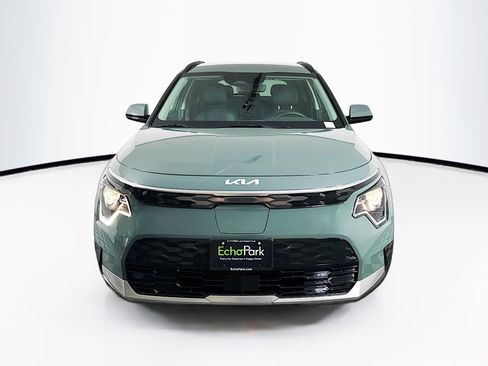 Used 2023 Kia Niro Wind w/ Wind Preserve Package FWD image 2