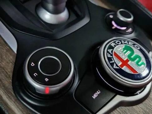 Used 2017 Alfa Romeo Giulia Ti image 42