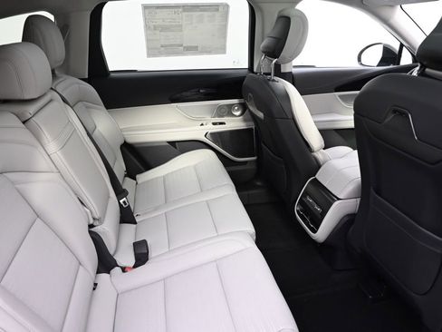 New 2026 Lincoln Nautilus Reserve image 18