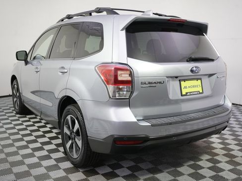 Used 2017 Subaru Forester 2.5i Limited AWD/4WD image 4