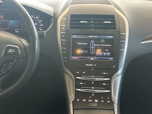 Used 2013 Lincoln MKZ FWD image 21