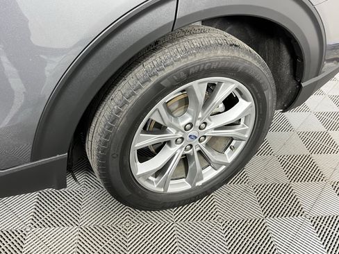 Used 2023 Ford Explorer Limited image 20