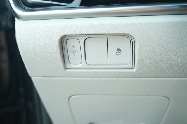 Used 2025 Kia Sorento S w/ Panoramic Sunroof Package FWD image 35