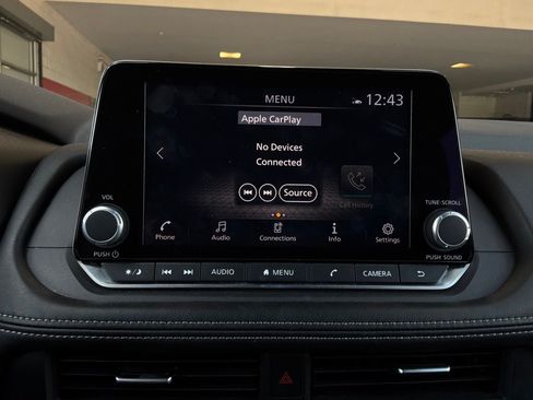 Used 2025 Nissan Rogue SV FWD image 28