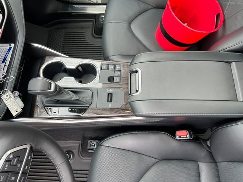 New 2026 Toyota Highlander Platinum AWD/4WD image 27