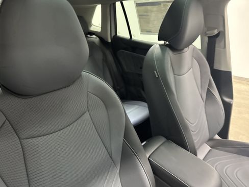 New 2025 Volkswagen Tiguan SE image 38