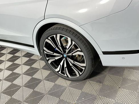 New 2026 BMW X7 xDrive40i w/ Executive Package image 40