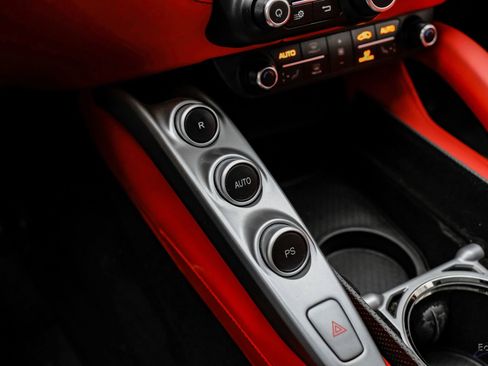 Used 2018 Ferrari GTC4Lusso AWD/4WD image 67