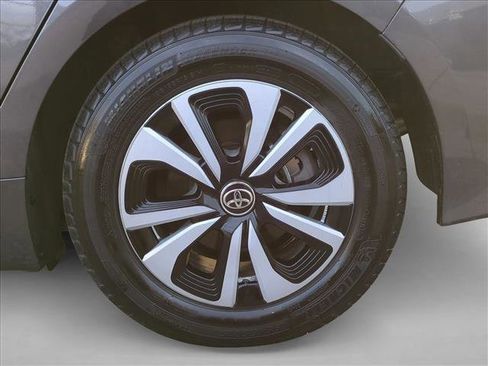 Used 2017 Toyota Prius Prime Plus image 25
