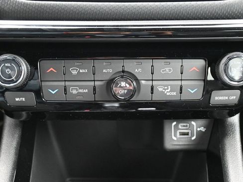 New 2026 Jeep Compass Limited image 25