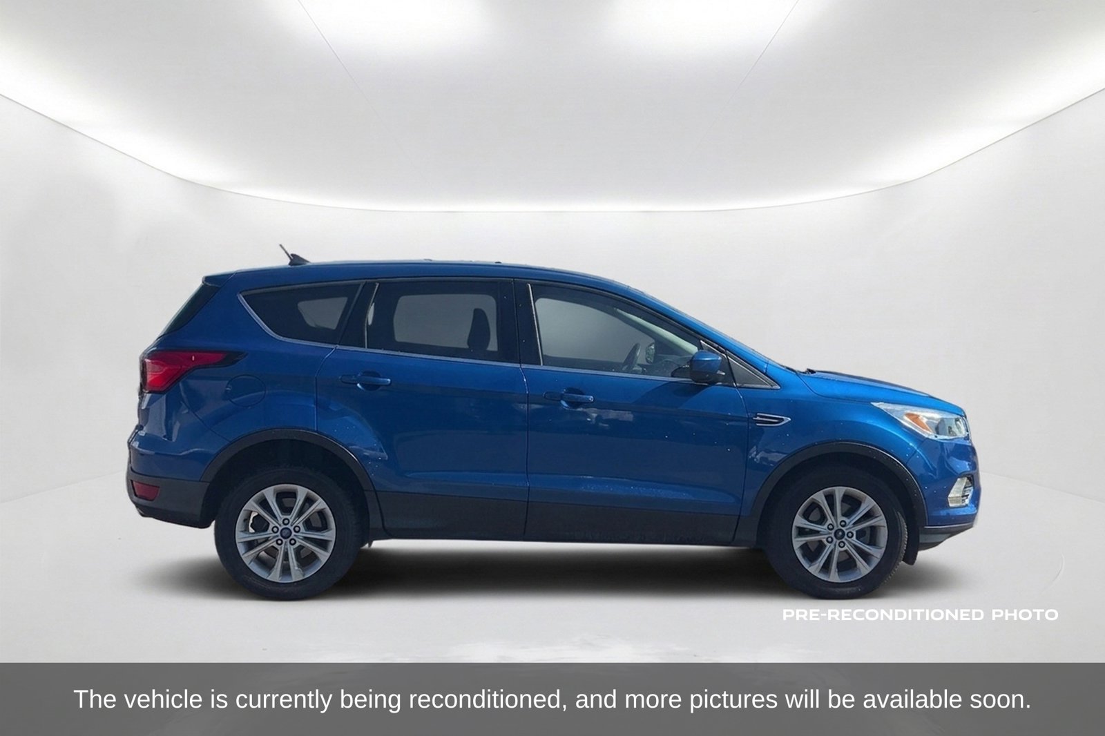 Used 2019 Ford Escape SE FWD image 4
