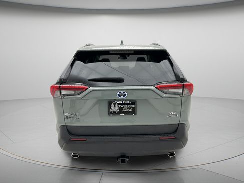 Used 2021 Toyota RAV4 XLE w/ Convenience Package AWD/4WD image 6