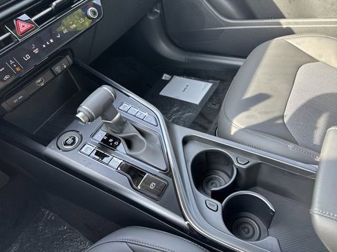 New 2026 Kia Niro EX FWD image 28
