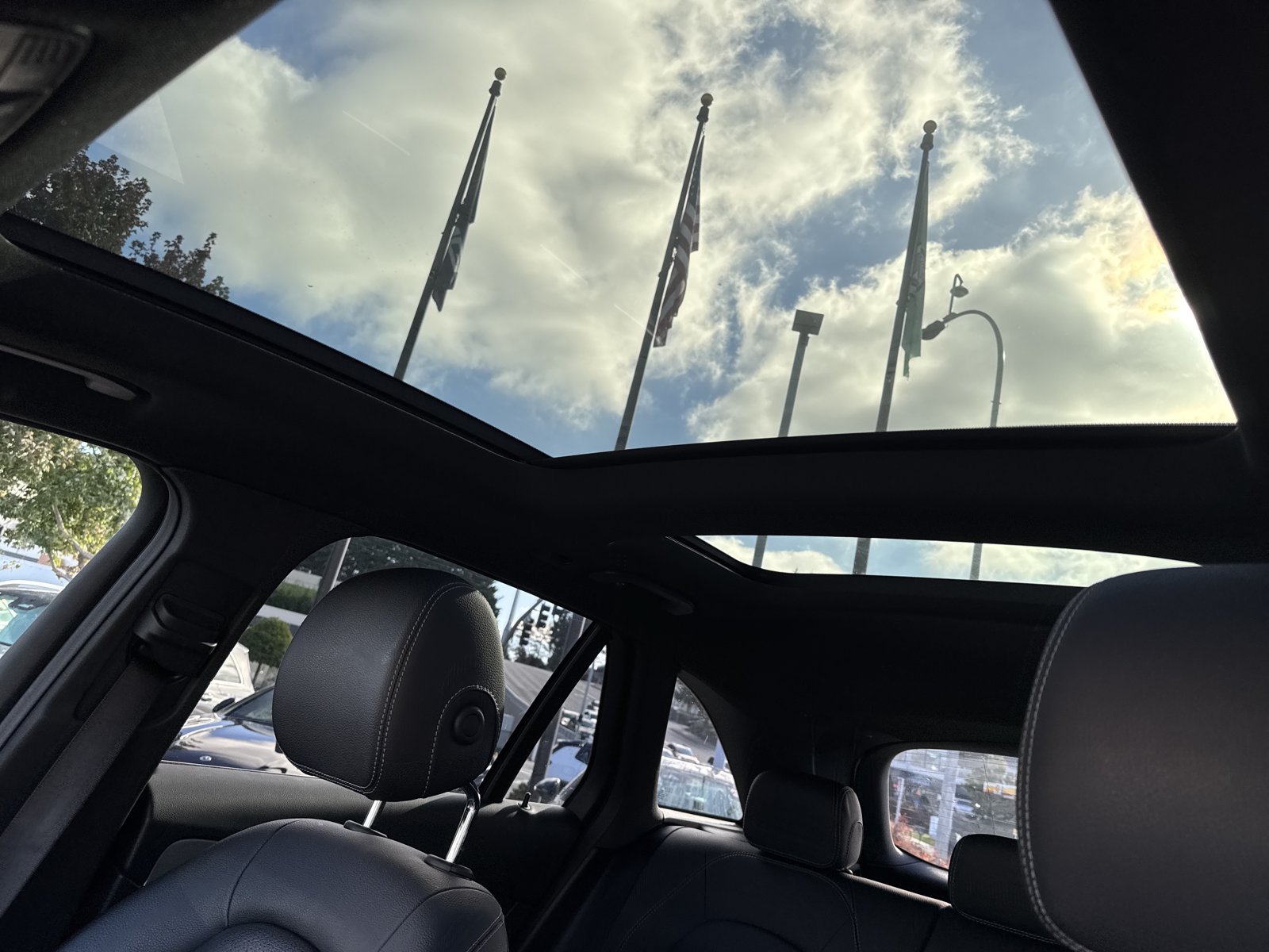 Used 2019 Mercedes-Benz GLC 300 4MATIC image 21