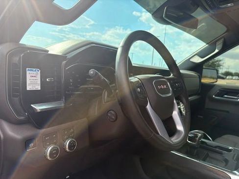 Used 2025 GMC Sierra 1500 SLT w/ SLT Premium Plus Package AWD/4WD image 21