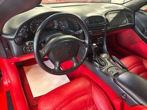 Used 2004 Chevrolet Corvette Coupe w/ Roof Package image 39