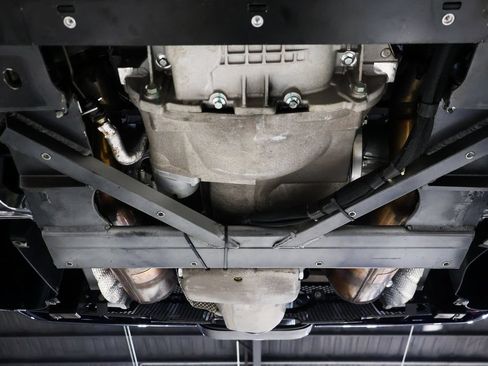 Used 2005 Ford GT RWD image 91