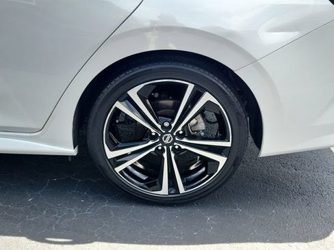 Used 2023 Nissan Sentra SR w/ SR Premium Package FWD image 7