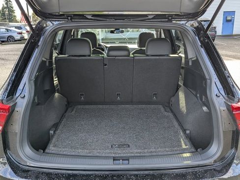 Certified 2023 Volkswagen Tiguan SE R-Line image 30