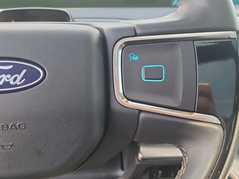 Used 2025 Ford Expedition Platinum AWD/4WD image 34
