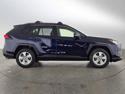Used 2019 Toyota RAV4 XLE w/ Convenience Package image 2