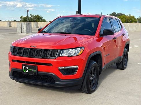 Used 2020 Jeep Compass Sport image 3
