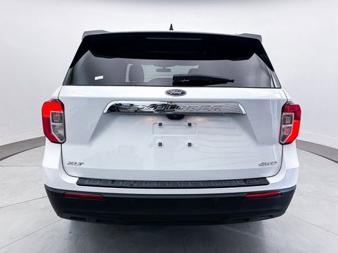 Used 2021 Ford Explorer XLT image 14