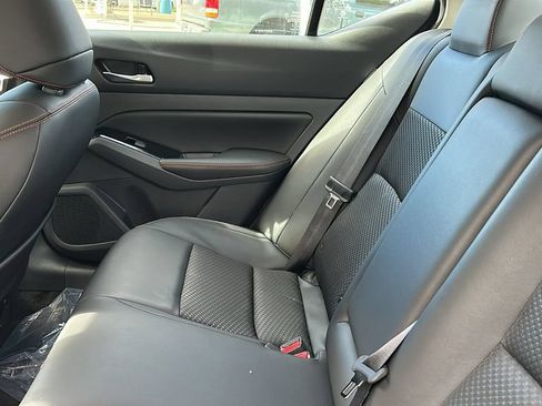 Used 2025 Nissan Altima 2.5 SR FWD image 29