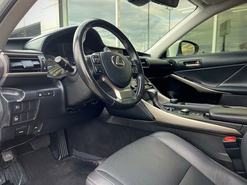 Used 2018 Lexus IS 300 image 55