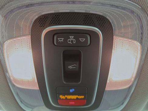 Used 2024 Hyundai Elantra Limited image 21