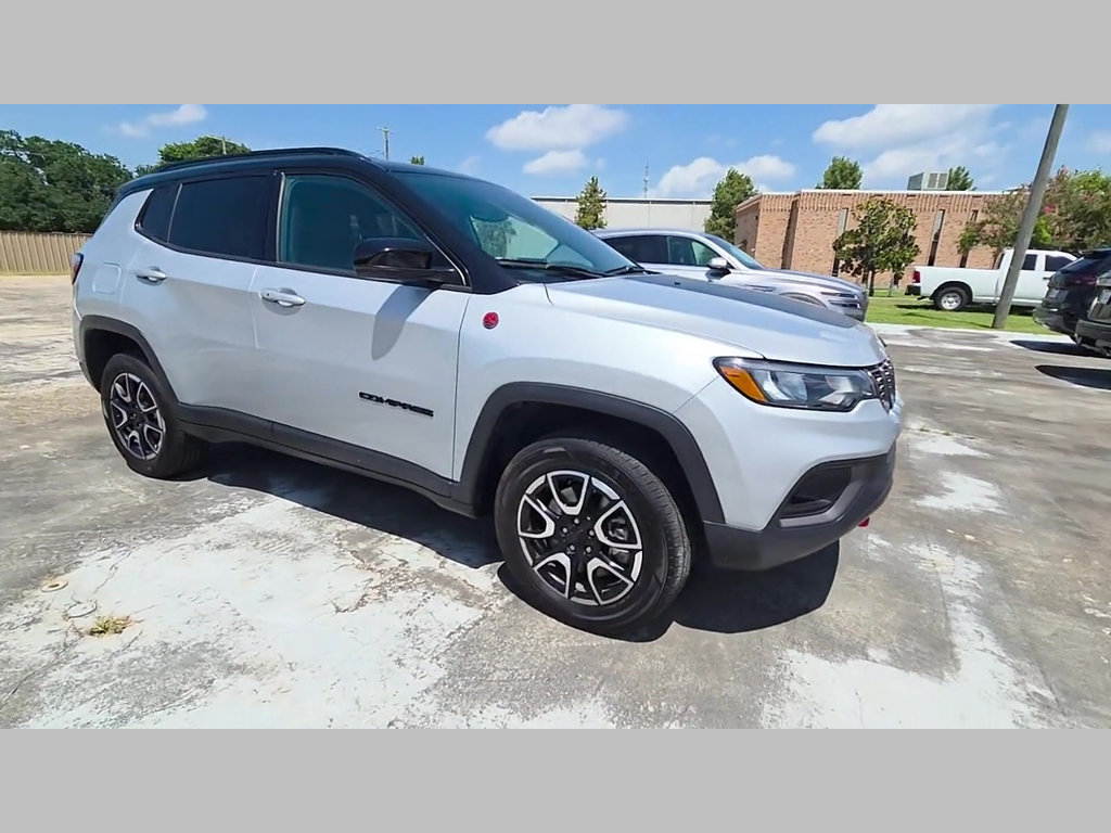 Used 2024 Jeep Compass Trailhawk AWD/4WD image 31