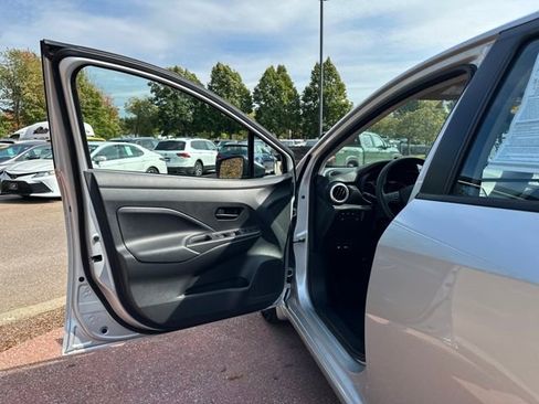 Used 2025 Nissan Versa S w/ Trunk Package image 11