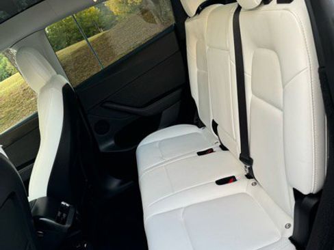 Used 2022 Tesla Model Y Performance image 14