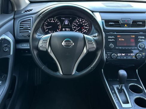 Used 2013 Nissan Altima 2.5 SV FWD image 14