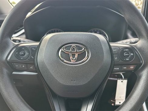 Used 2021 Toyota RAV4 LE image 21