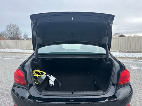 Used 2018 BMW 530e xDrive image 25
