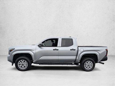 Used 2025 Toyota Tacoma SR image 9