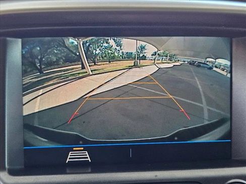 Used 2022 Chevrolet Colorado LT w/ LT Convenience Package image 12