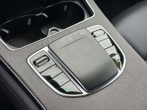 Used 2022 Mercedes-Benz GLC 300 4MATIC image 9