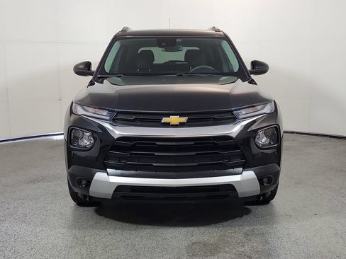 Used 2023 Chevrolet TrailBlazer LT w/ Convenience Package FWD image 2