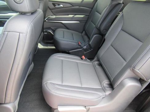 New 2025 Chevrolet Traverse LT w/ Enhanced Driving Package image 27