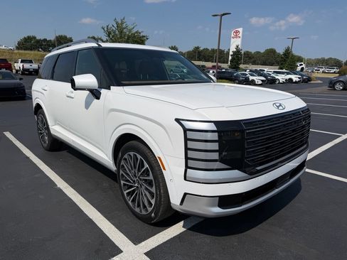 Used 2026 Hyundai Palisade Calligraphy FWD image 1